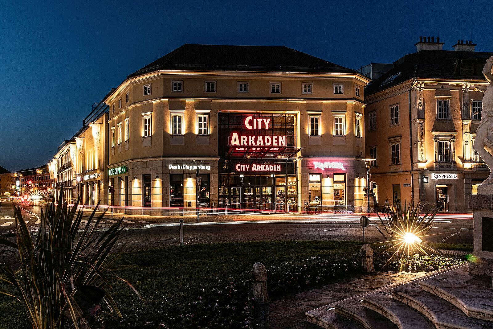 Friseur City Arkaden Klagenfurt – Haarstudio Style bietet professionelle Haarverlängerungen und trendige Haarschnitte.