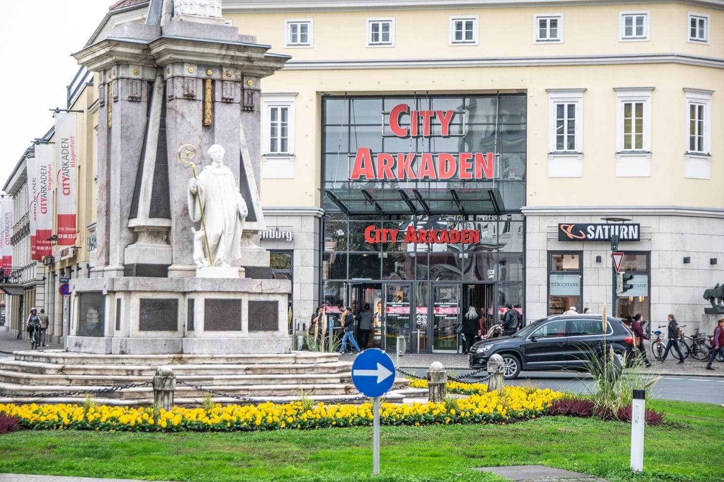 Friseur City Arkaden Klagenfurt – Haarstudio Style bietet professionelle Haarverlängerungen, OLAPLEX Behandlungen und trendige Haarschnitte.